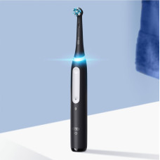 Oral-B iO 4 Suaugusiems Besisukantis dantų šepetėlis Juoda